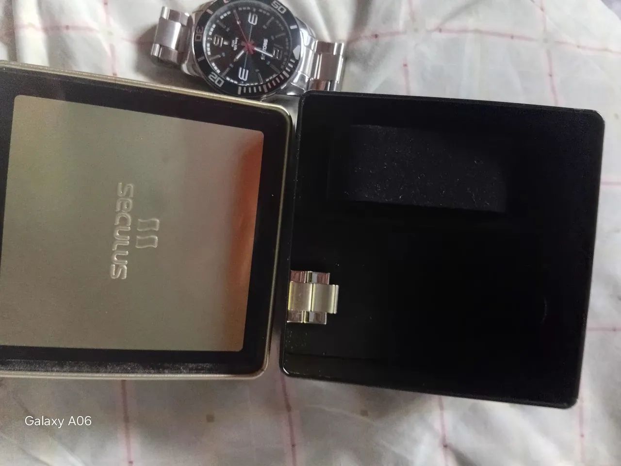 Vende-se relógio séculos 