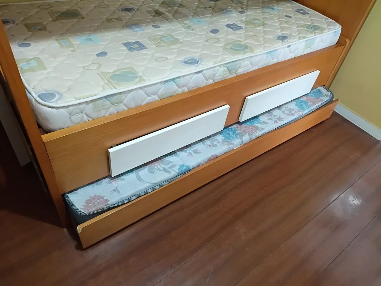 Beliche de madeira com 3 camas e 2 colchões | Design moderno - Foto 4