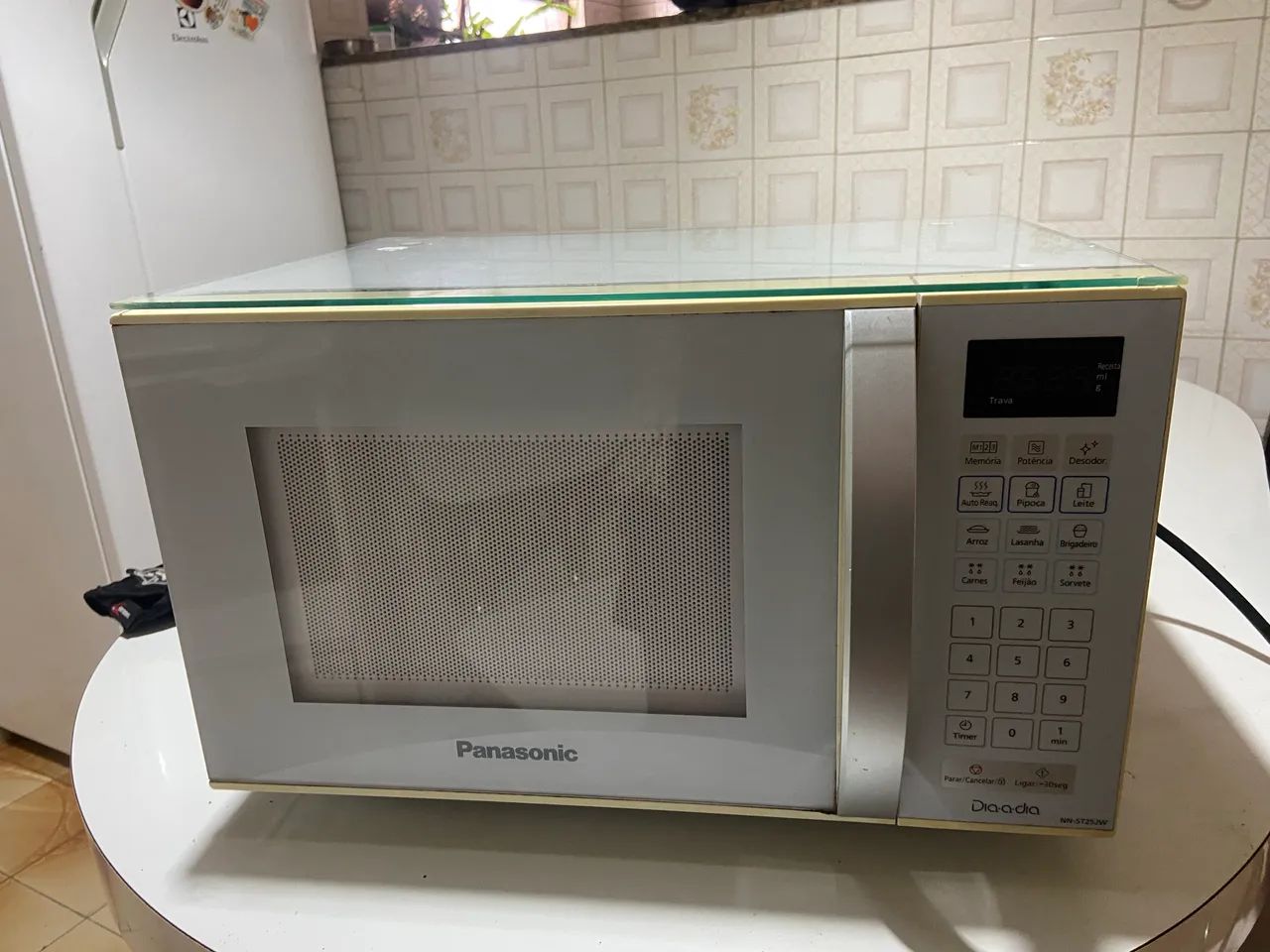Micro-ondas Panasonic 21L - Ótimo estado e funcionando perfeitamente