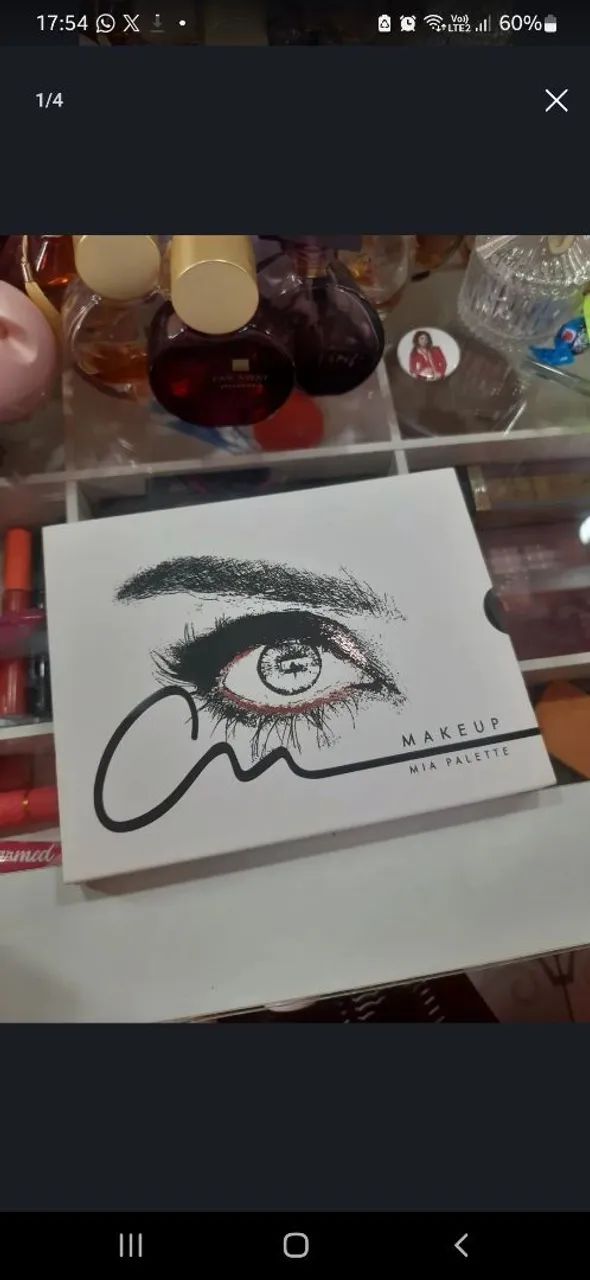 Mia Palette (Anahí)