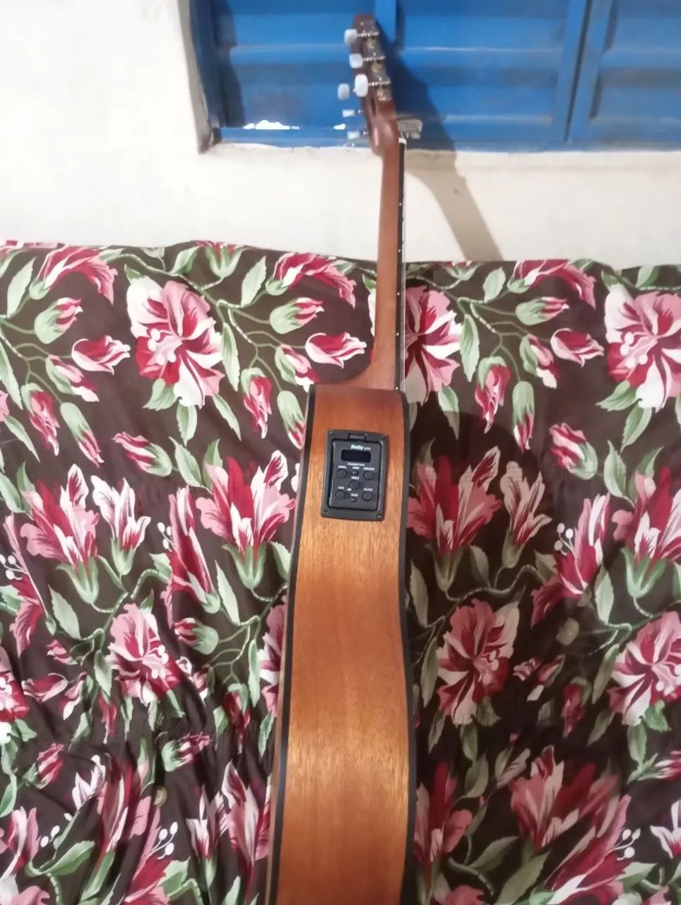 Vendo Violão elétrico naylon - Foto 2