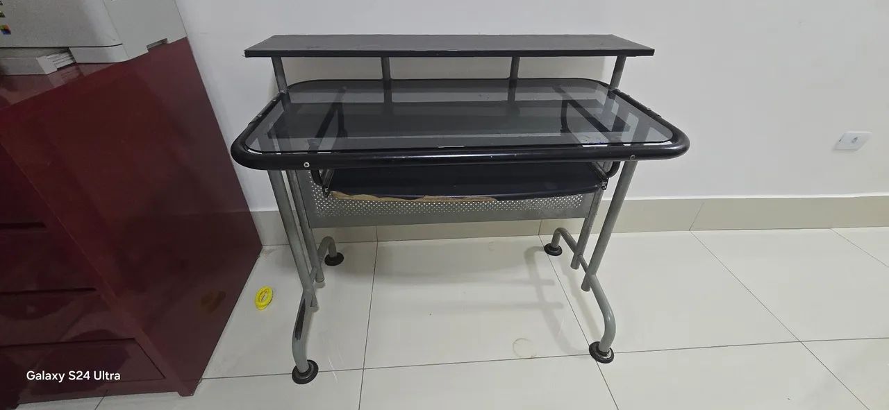 Mesa computador PC, metal e tampo de vidro. - Foto 4