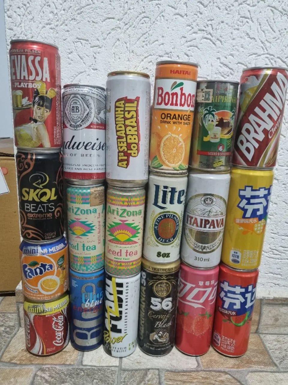 Latinhas diversas - Foto 2