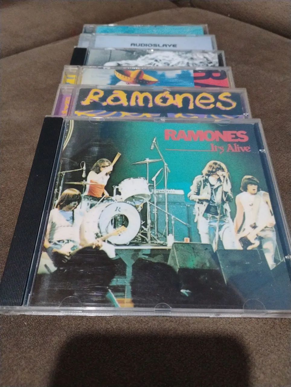 Cds Lote Punk Rock e Grunge ( Nirvana , Ramones , Audioslave )