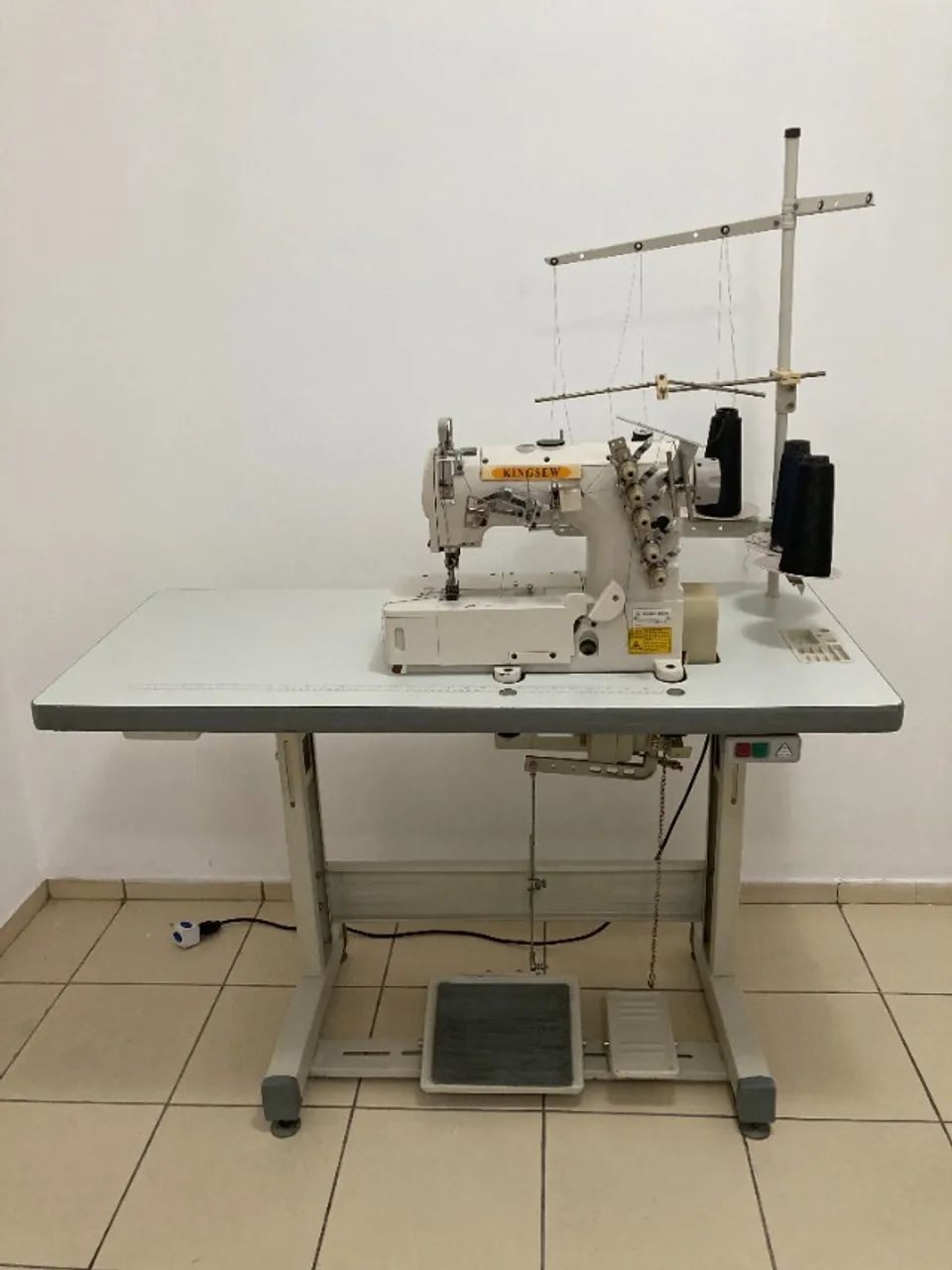 Máquina de Costura Galoneira Industrial