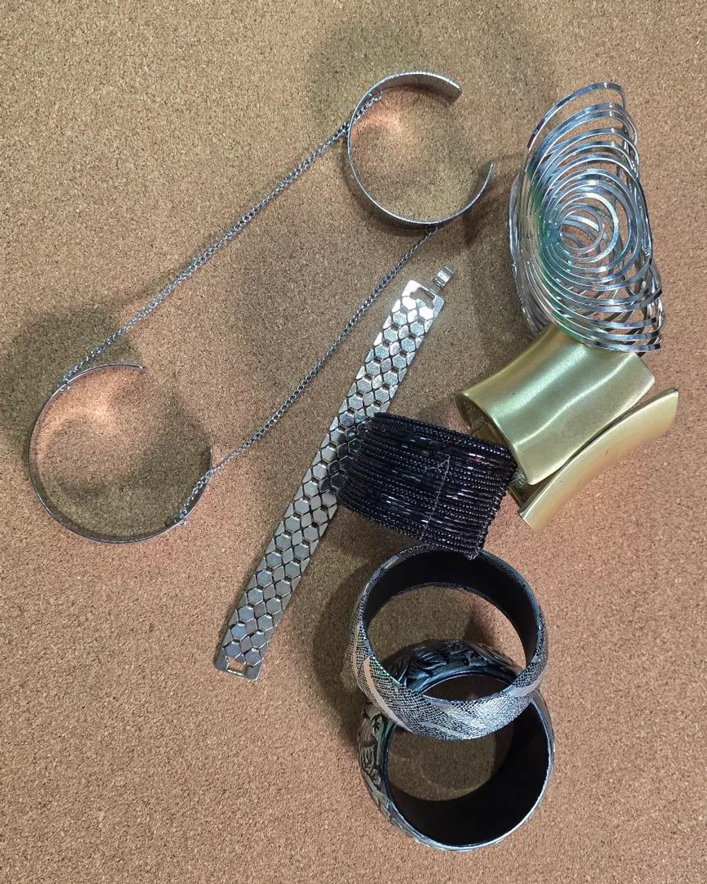 Kit de Pulseiras Femininas Fashion - Várias Peças Estilo Boho / Moderno - Foto 2