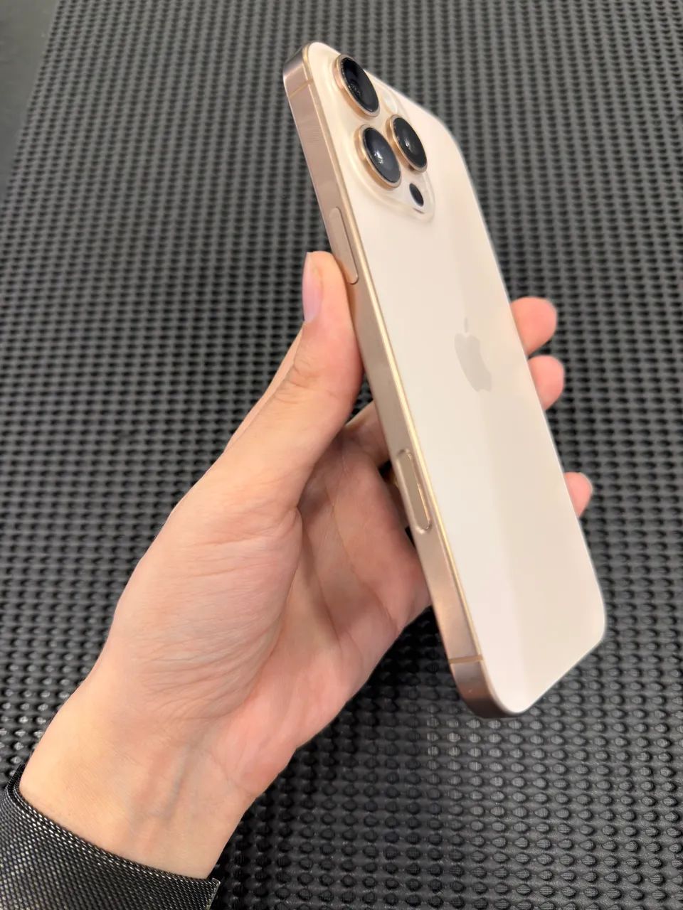 16 pro max 256 gb  - Foto 2