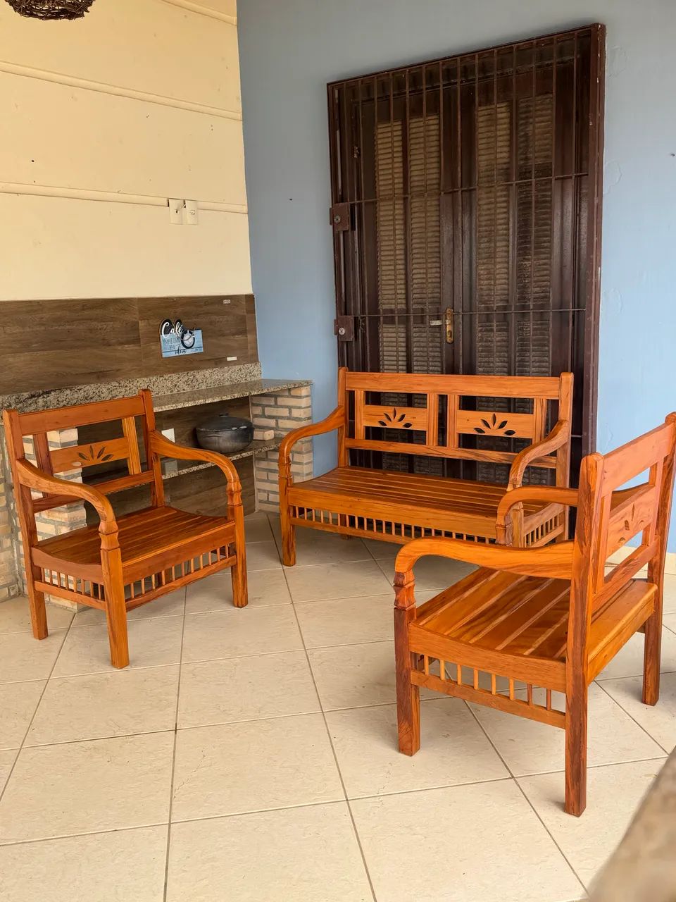 Lindo jogo de bancos em Madeir maciça peroba toa  - Foto 2