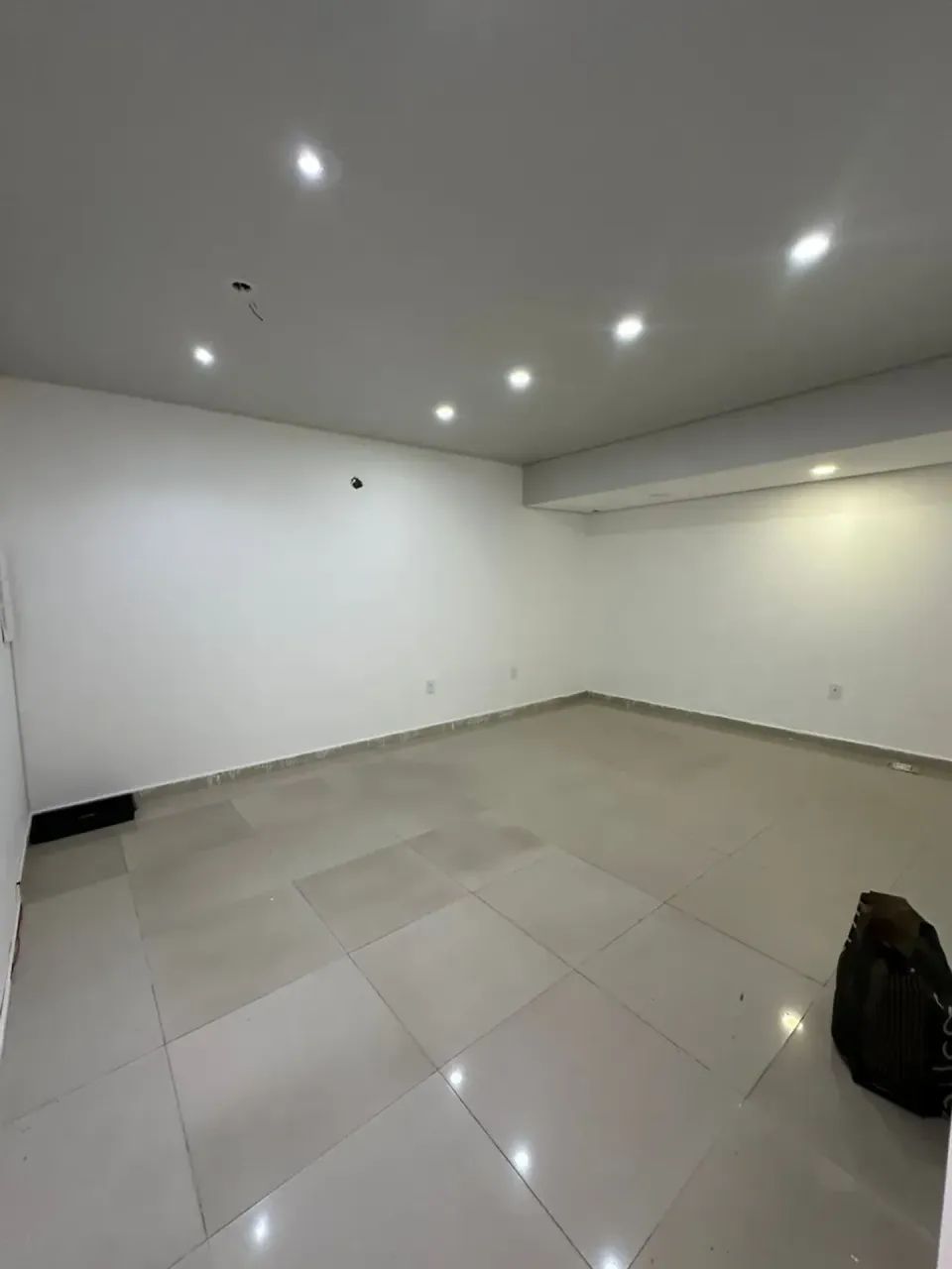 Alugo Imóvel em Vieiralves. / 9 2  9 9 4 6 4 - 5 4 8 7 - Foto 3