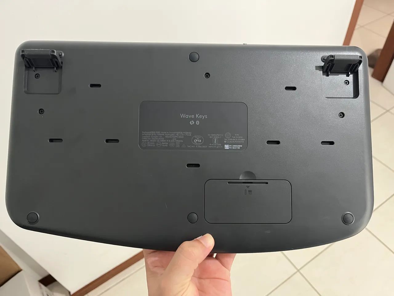 Vendo teclado ergonômico sem fio Logitech 