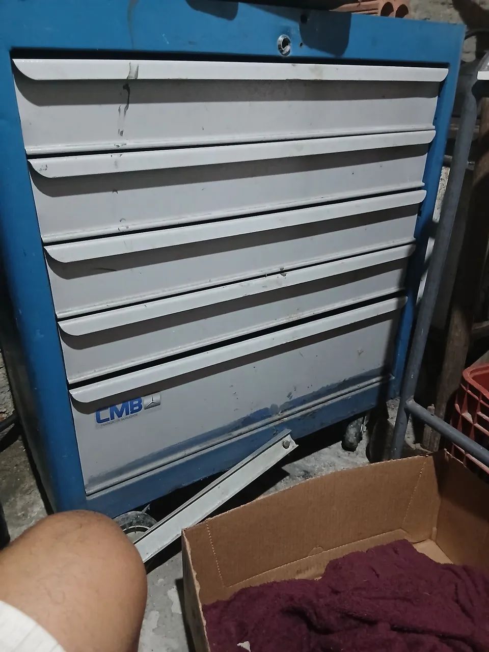 Carrinho  ferramentas 