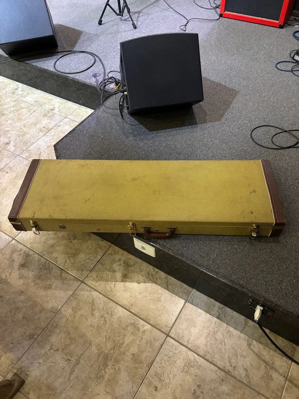 CASE PARA BAIXO - DOURADO - Foto 2