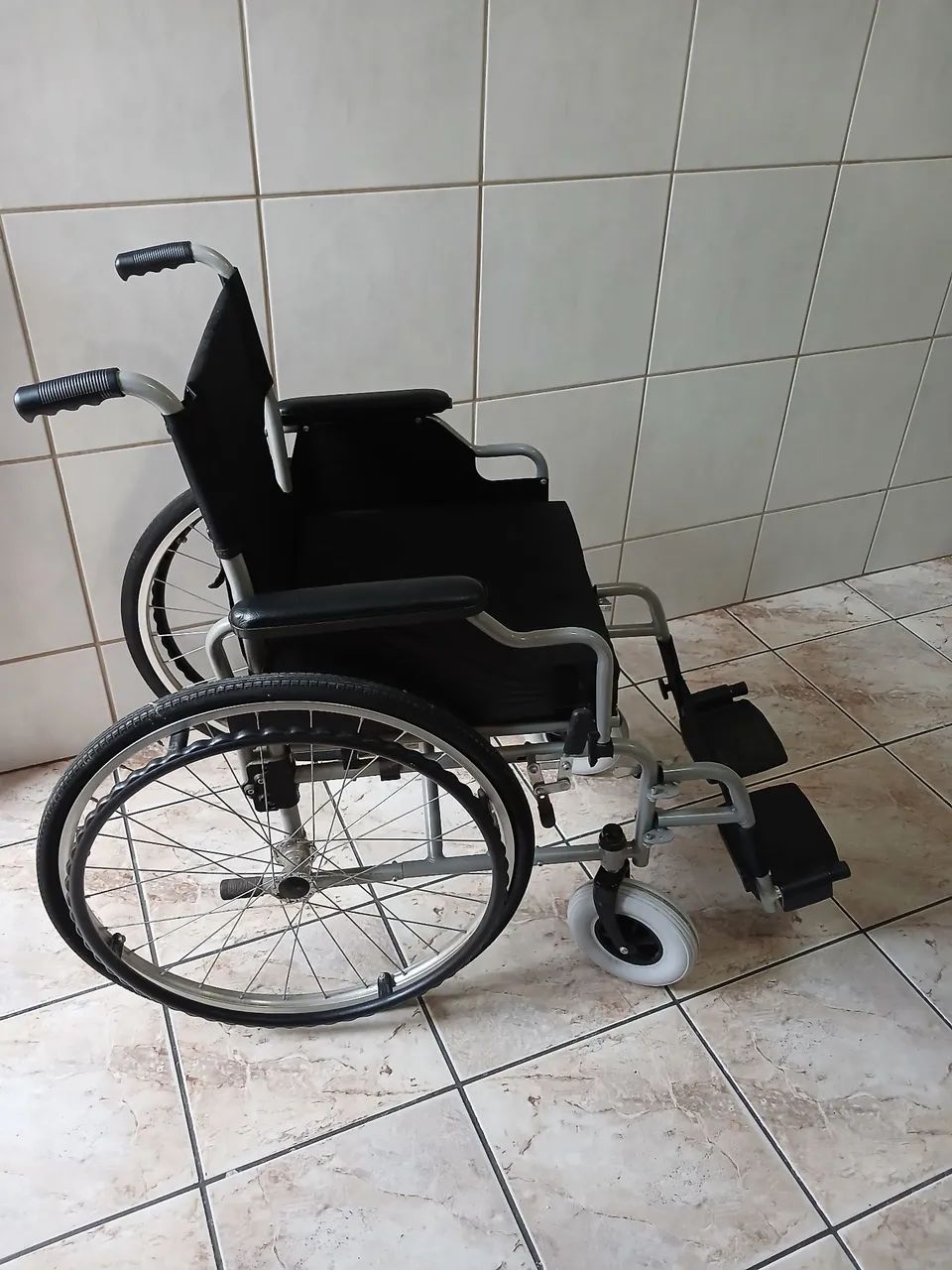 Cadeira de rodas  - Foto 2
