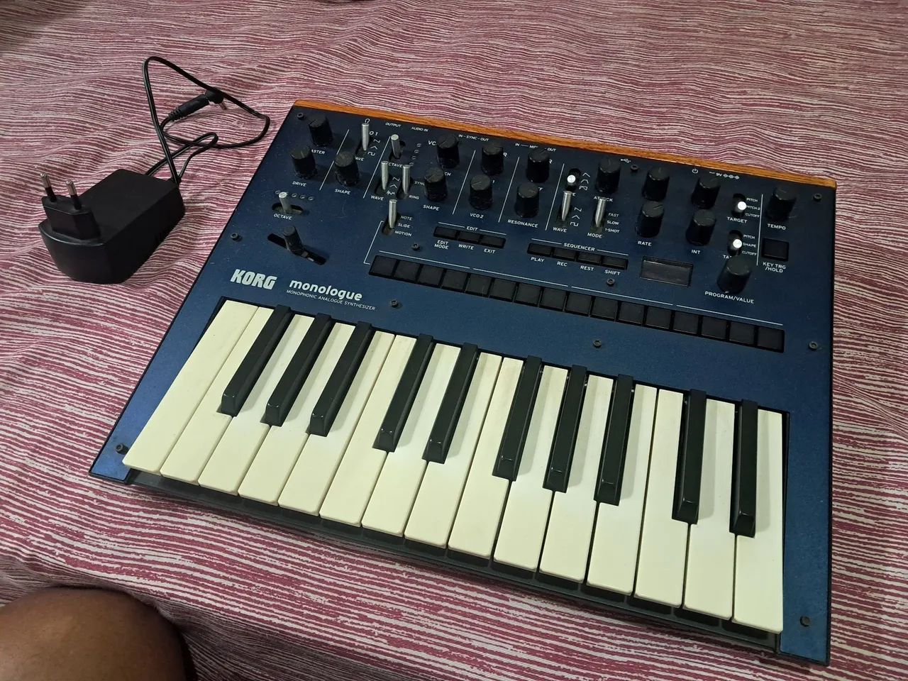 Korg monologue sintetizador analógico - Instrumentos musicais