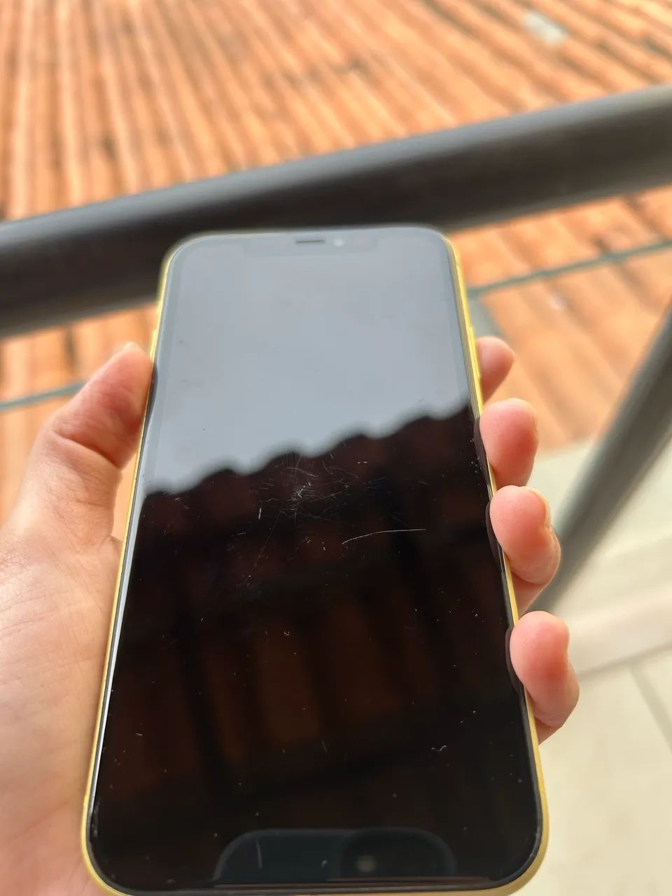 iPhone 11 64GB Amarelo - Funcionando Perfeitamente - Foto 3