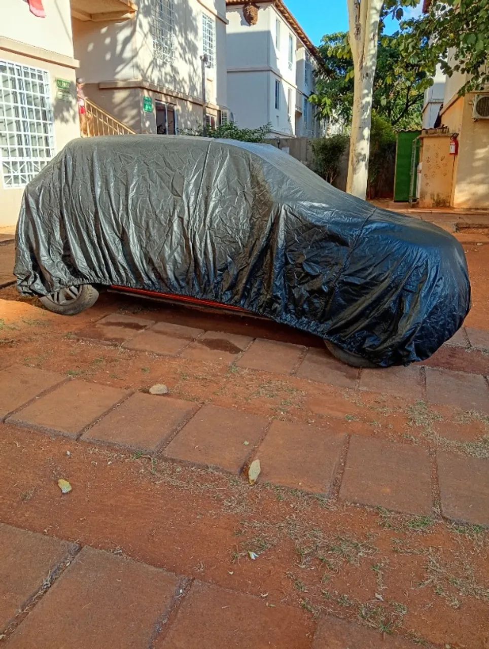 Capa para carro preta em Corino - Foto 2