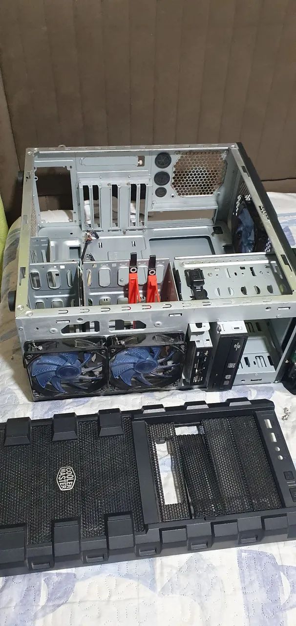 Gabinete cooler master