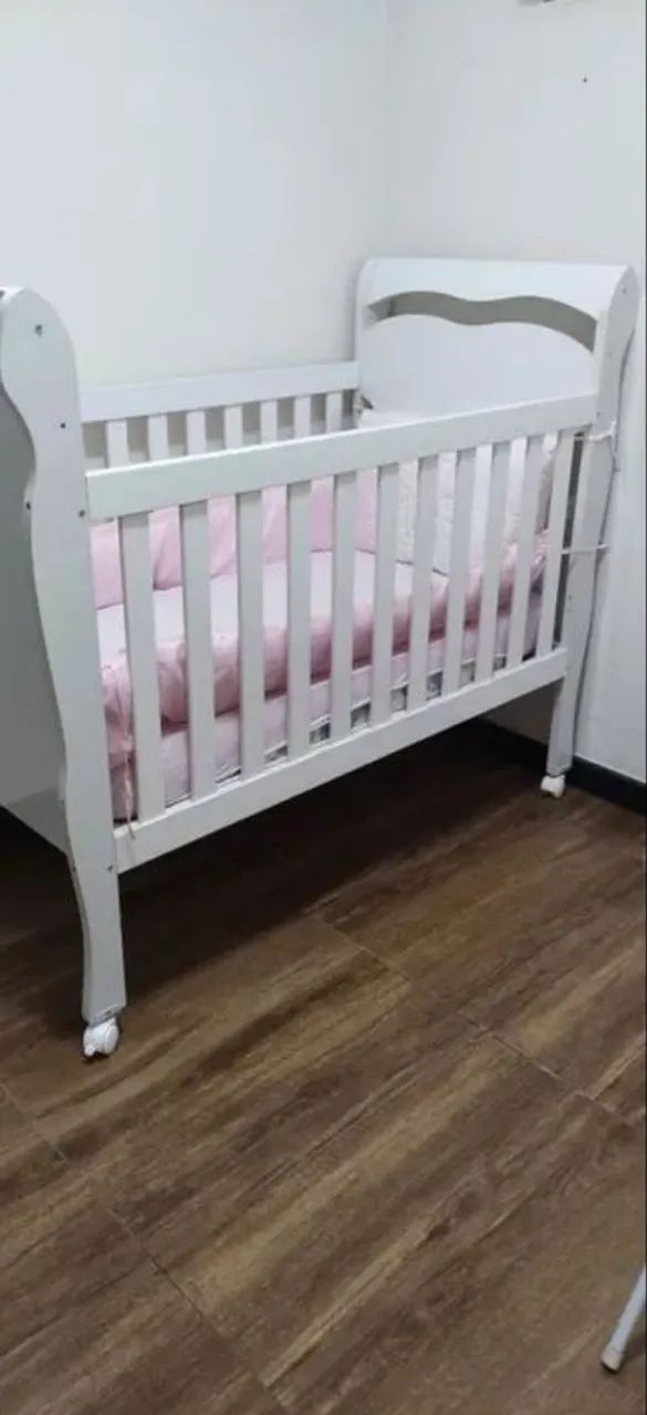 Vendo berço com colchão 