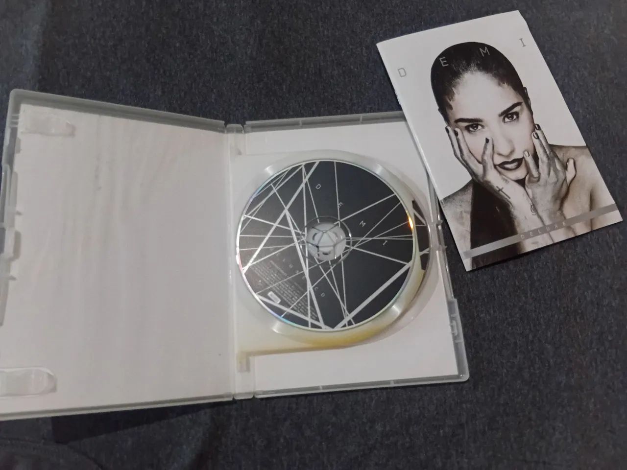 Demi Lovato Deluxe (DVD +CD) - Foto 5