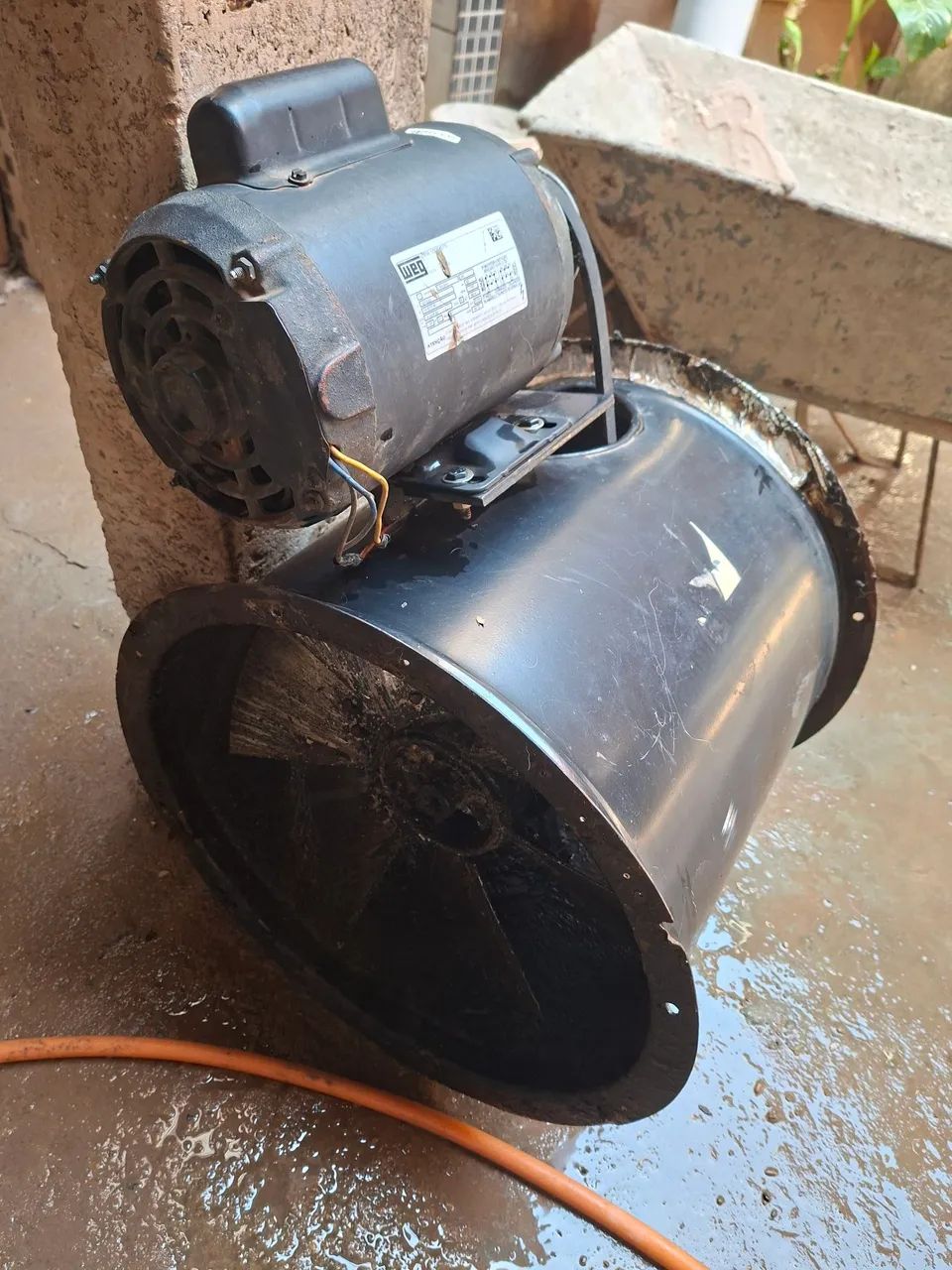 Exaustor industrial com motor externo