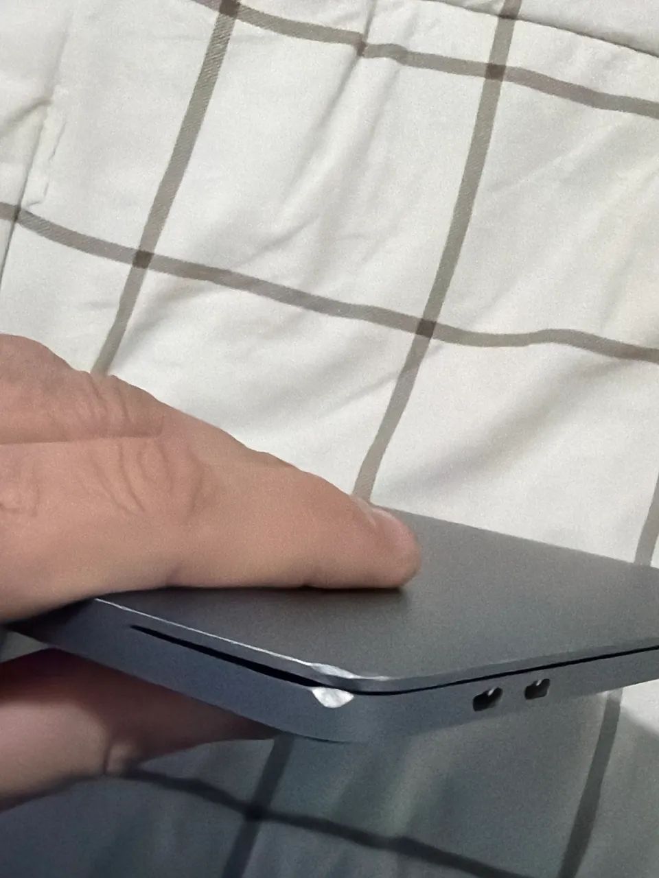 Perfeito MacBook Pro 2018 i7 16RAM 512SSD - Foto 2