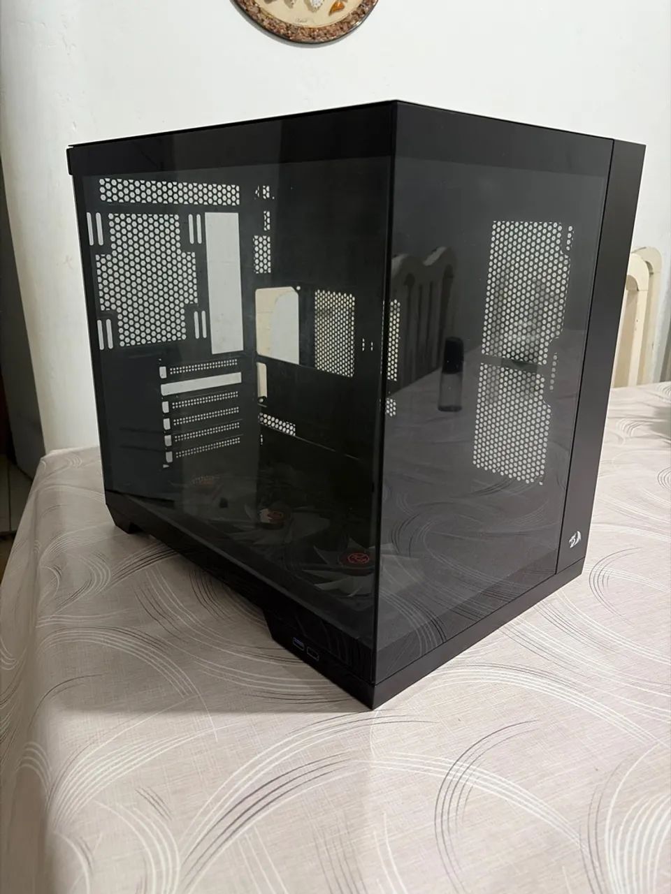 Gabinete Redragon Wideload Pro CA-604B-PRO Preto