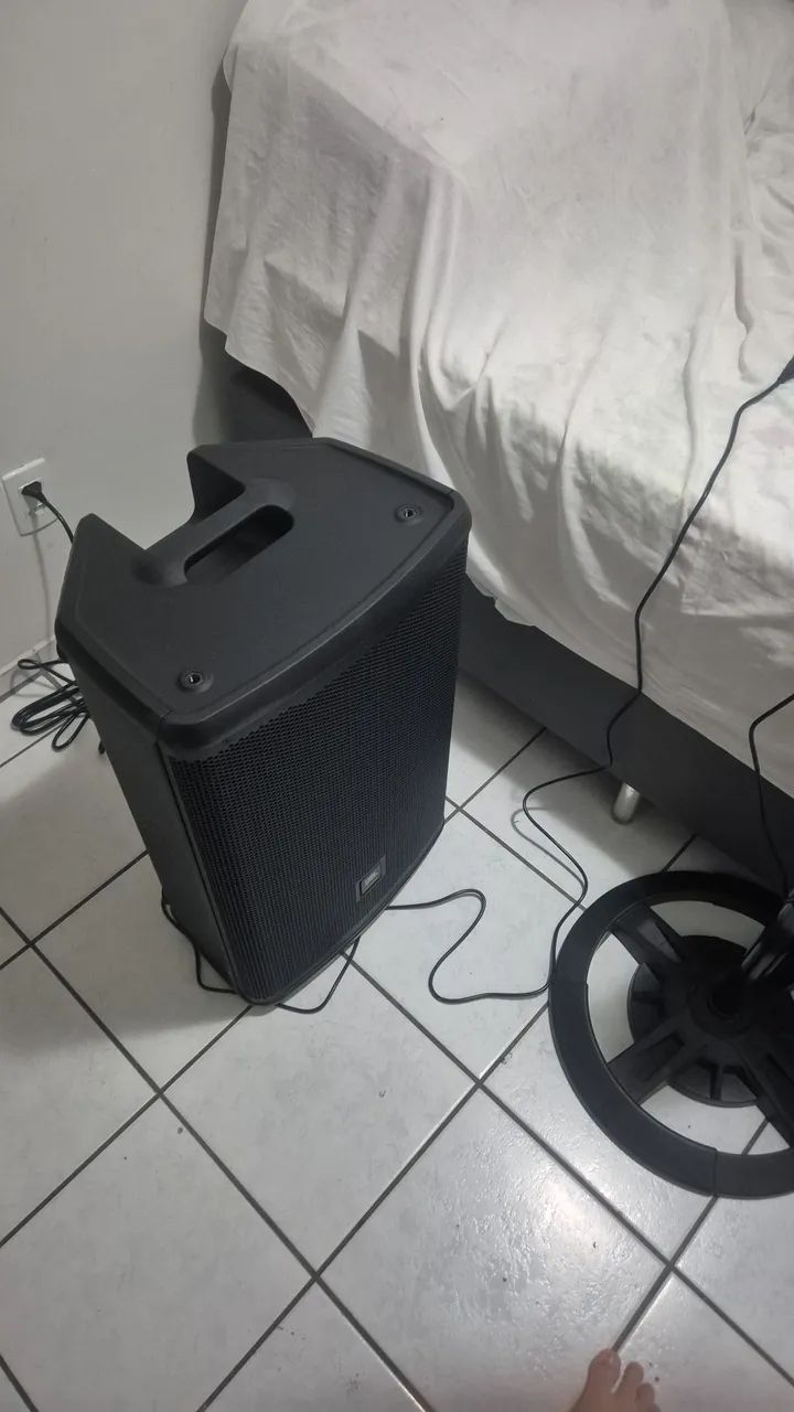 Caixa de som JBL EON 715 + bag - Foto 3