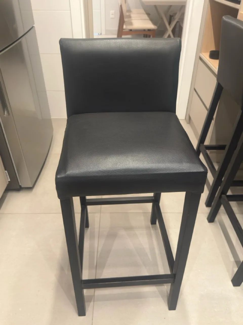 Banqueta de courino preta 
