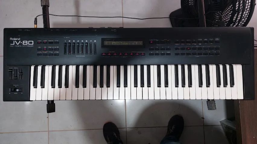 Roland JV-80
