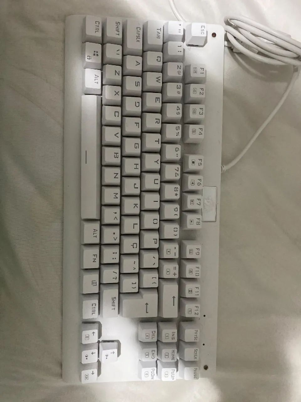 Vendo teclado Redragon Lunar White 