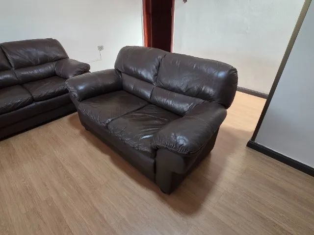 Conjunto de sofá em couro, 5 lugares. - Foto 5