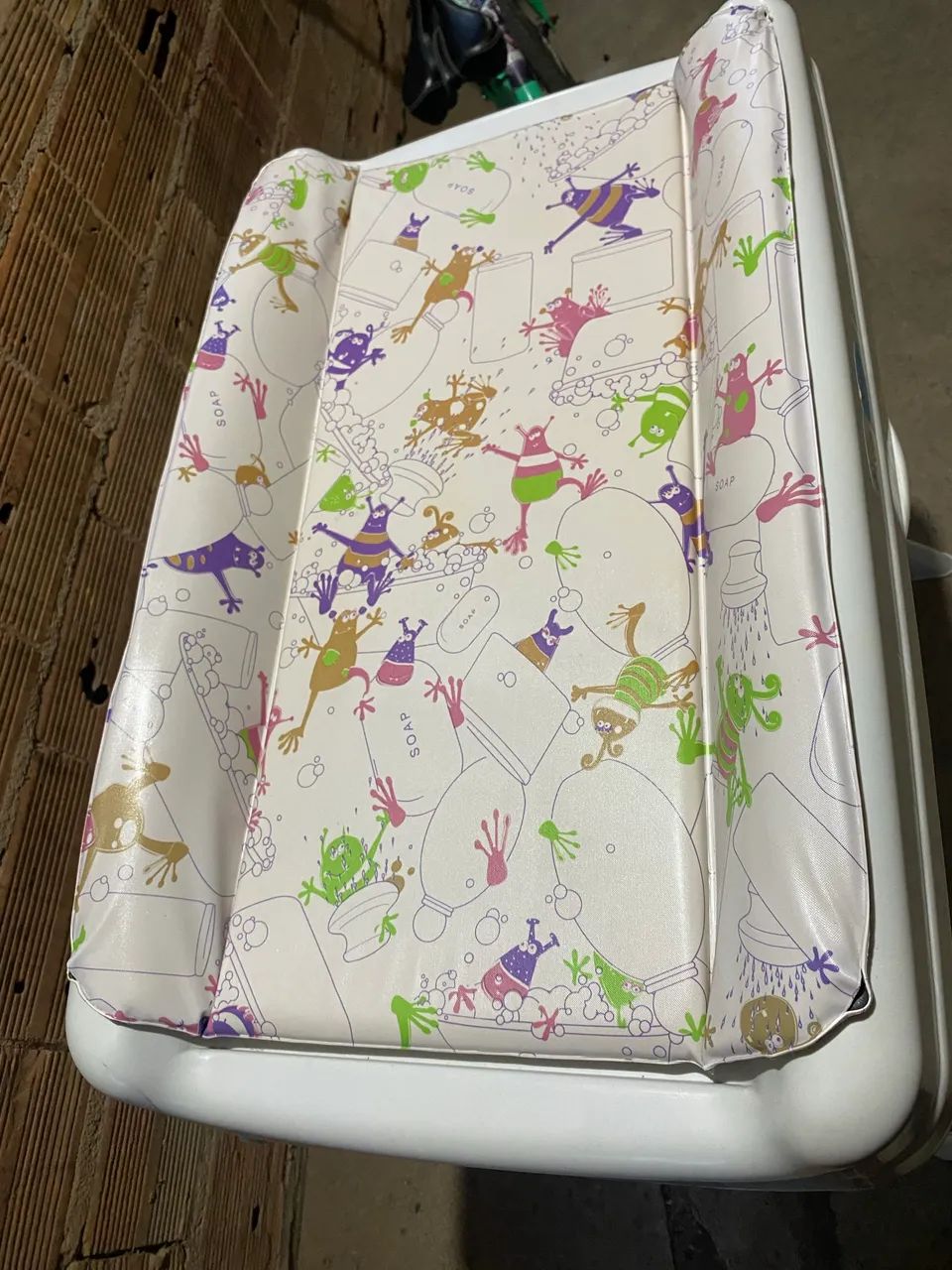 Suporte e trocador de bebê 
