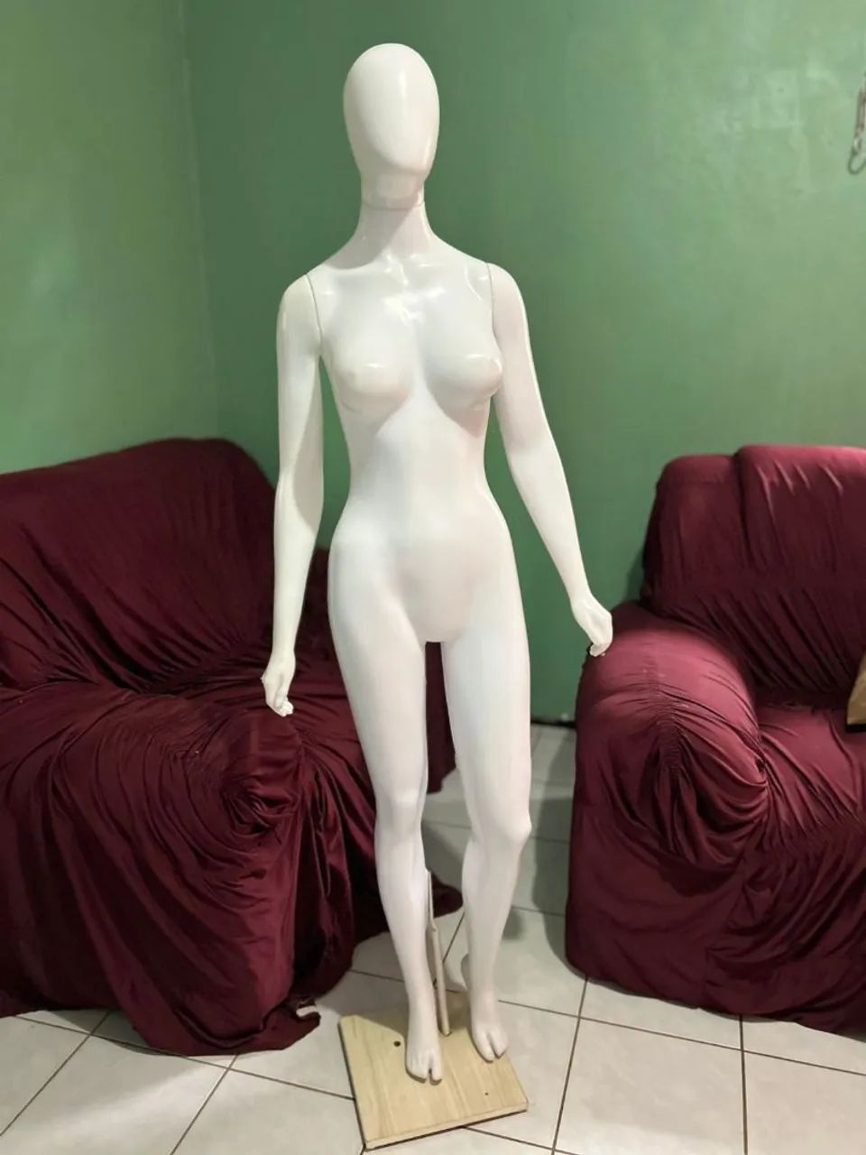 Vendo manequins 500 os dois - Foto 2