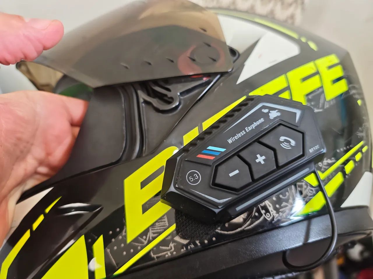 Capacete Bieffe n 60 com Bluetooth e microfone integrado R$ 530,00