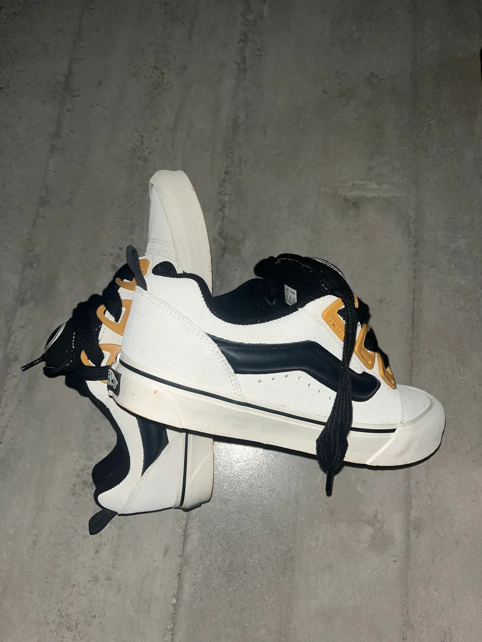 Vendo Vans Knu School