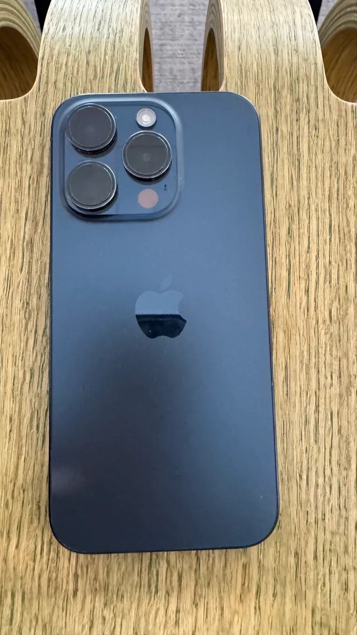 iPhone 15 Pro 256gb - bateria 88% - Celulares e Smartphones