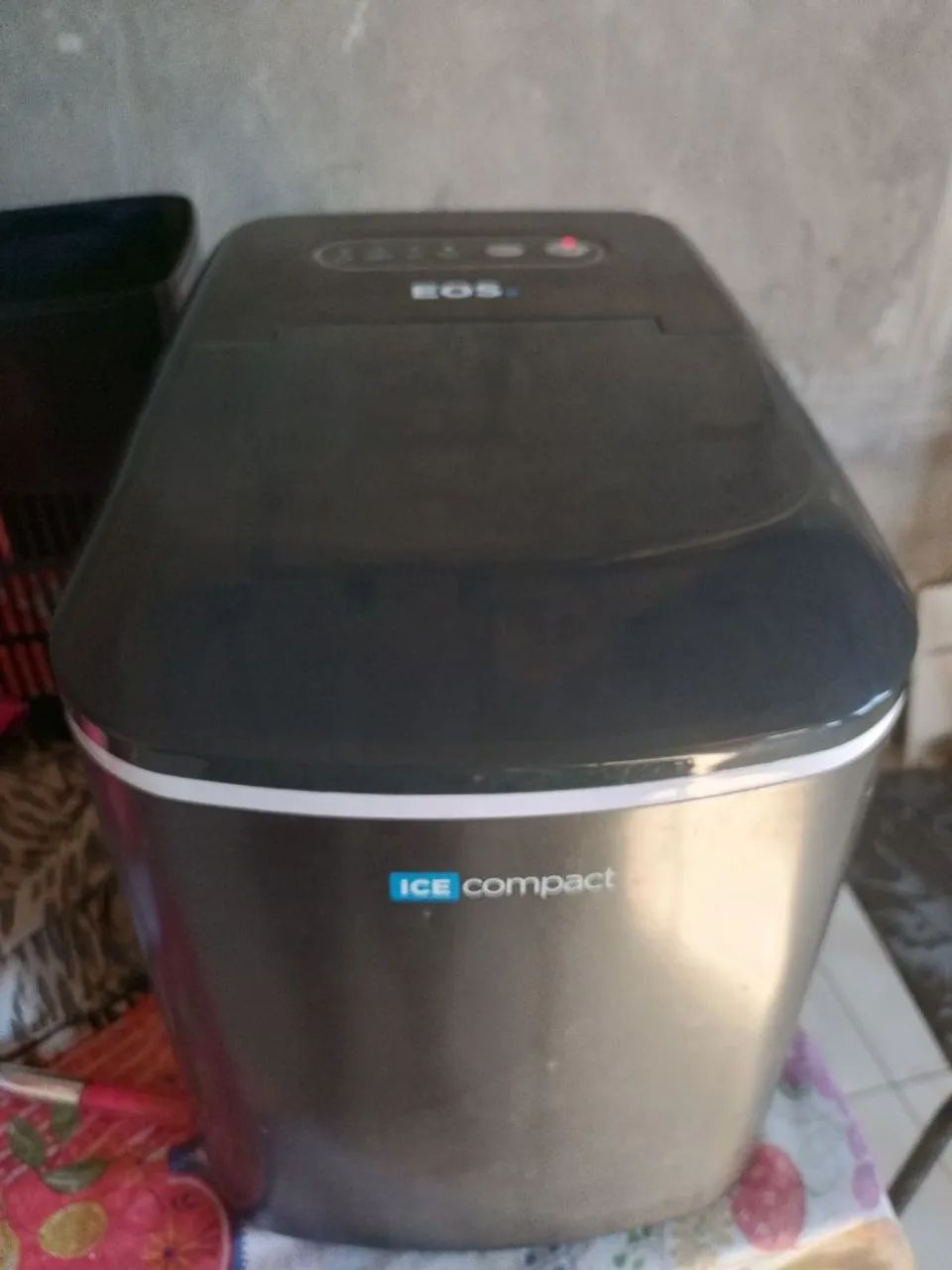 Máquina de gelo EOS 15 kilos 
