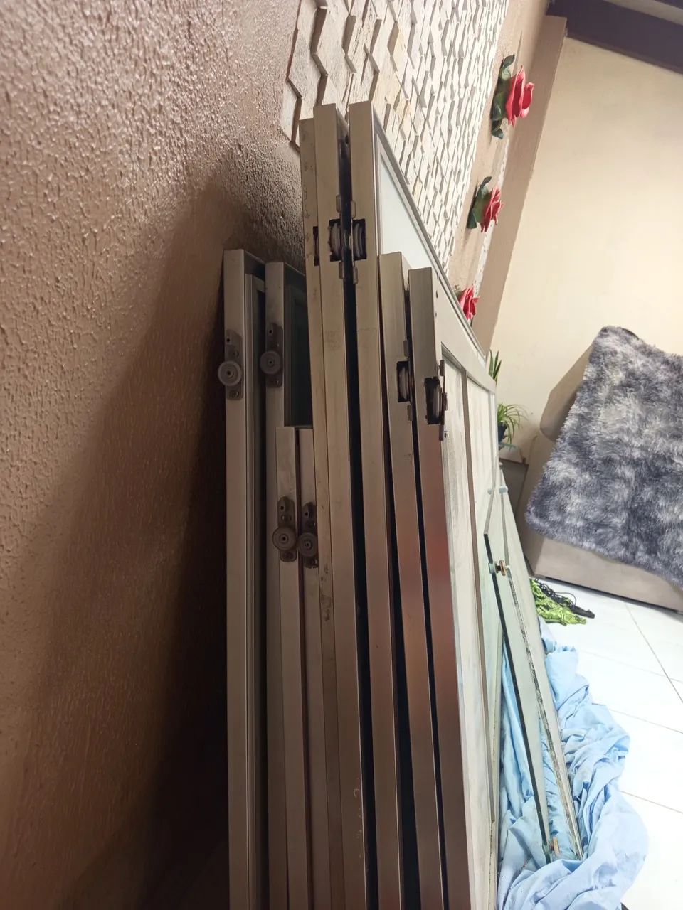 Portas de espelho e alumínio  - Foto 2
