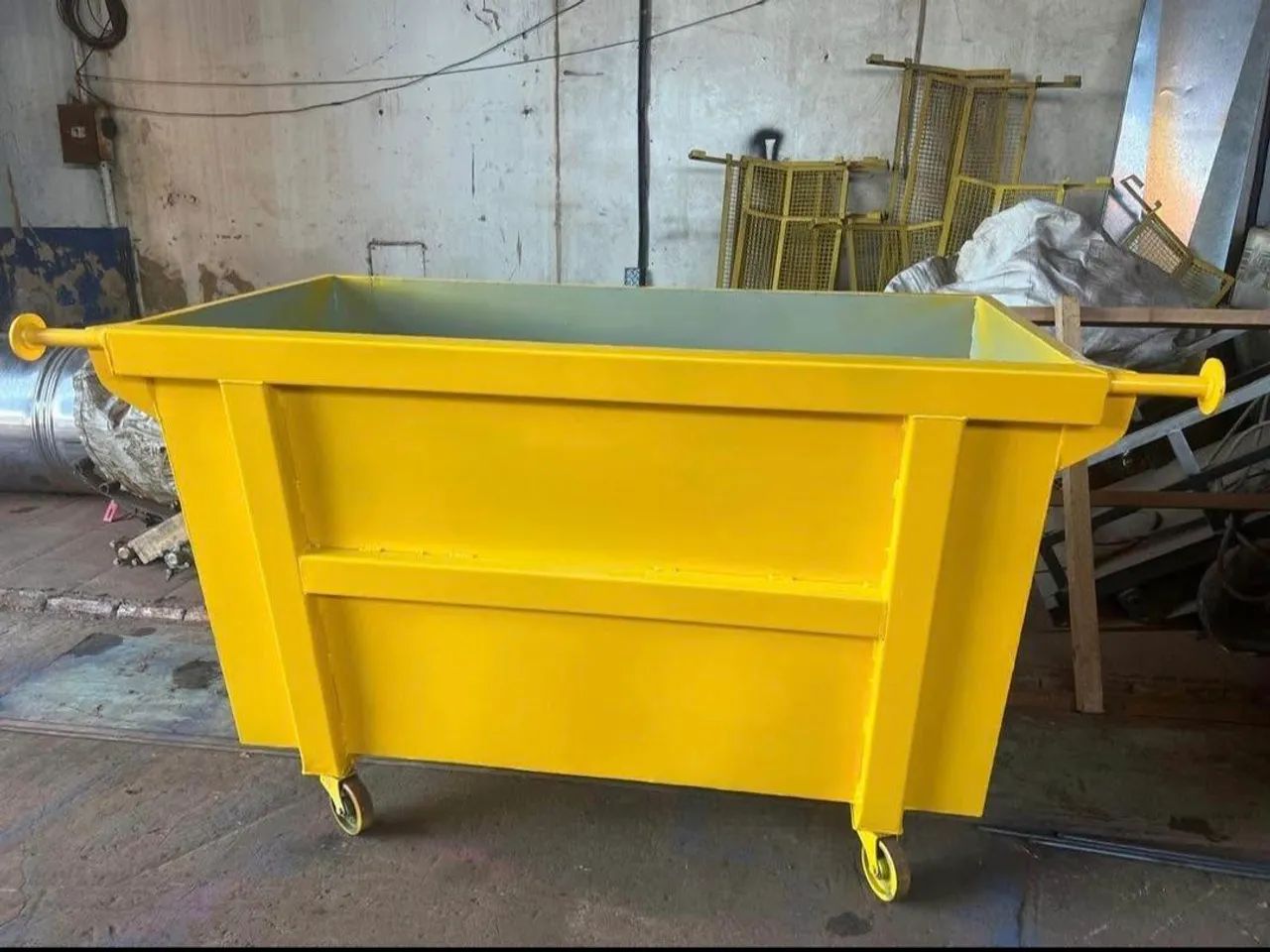 Lixeira contener basculante 1200lts 