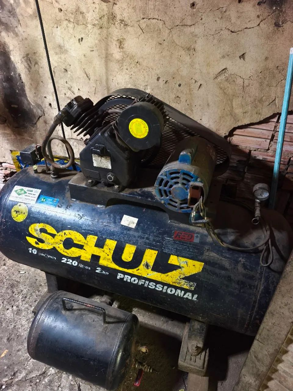 Compressor de Ar Schulz MSV 10 NA/P 220L 2HP Trifásico - Foto 2