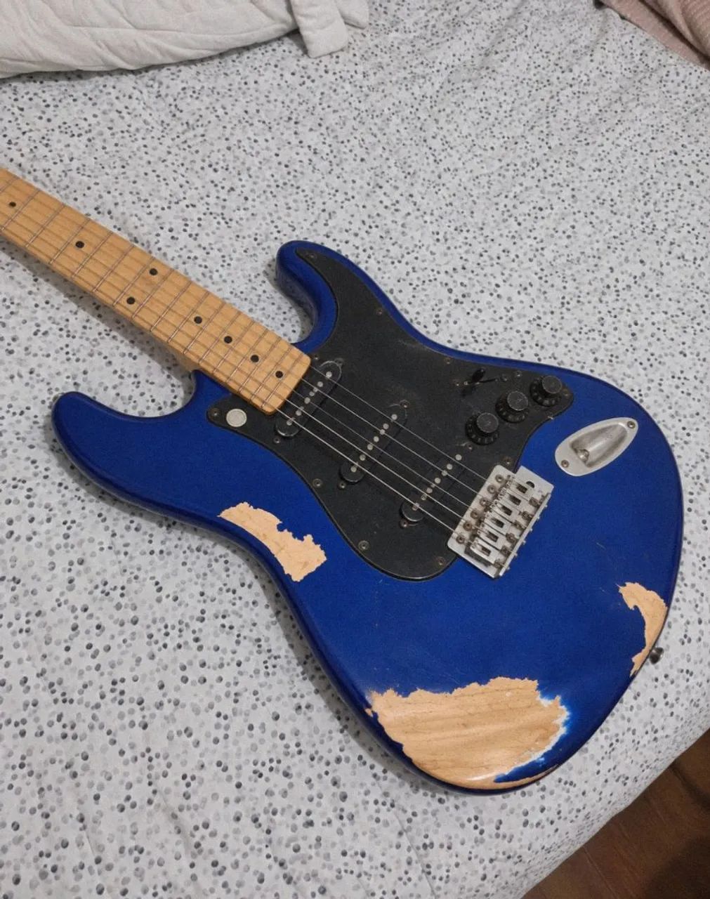 Guitarra Stratocaster Azul com Defeito  - Foto 2