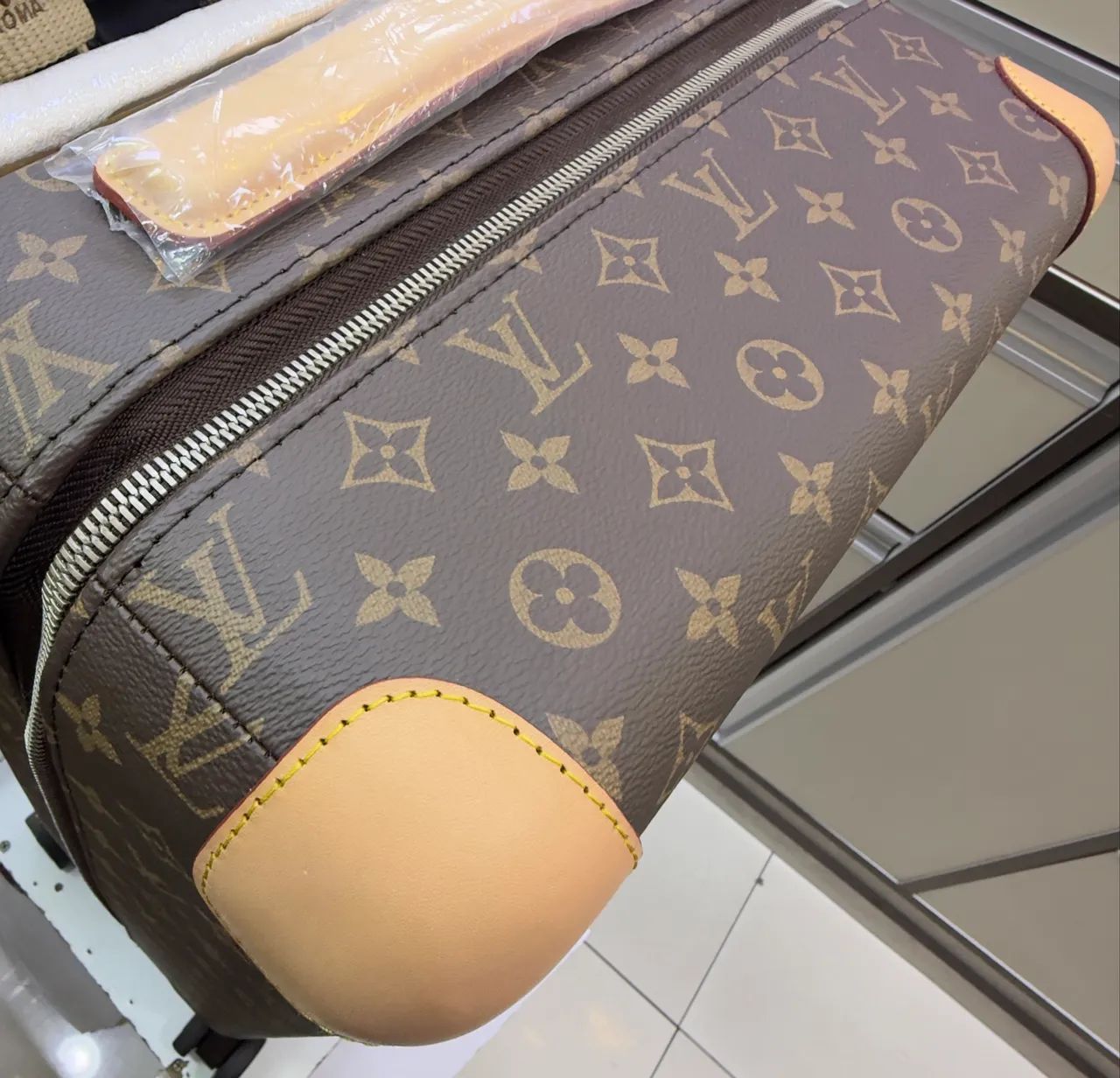 Mala de bordo Louis Vuitton em couro nova  - Foto 5