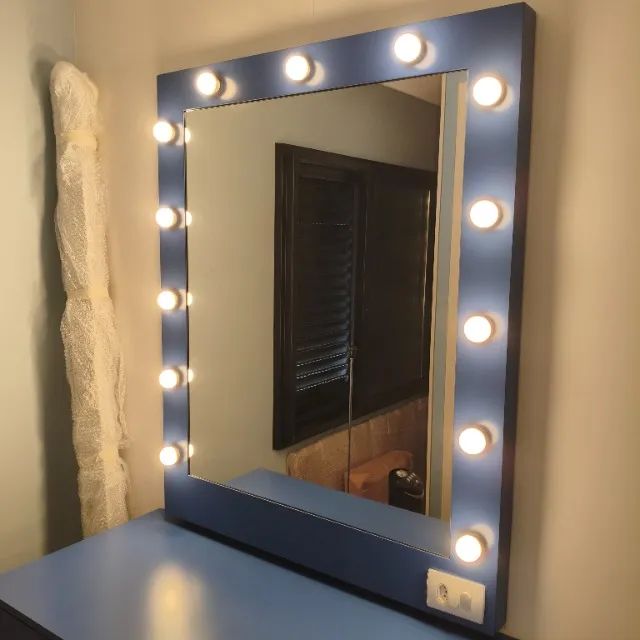 Cômoda laqueada azul com espelho camarim - Foto 3