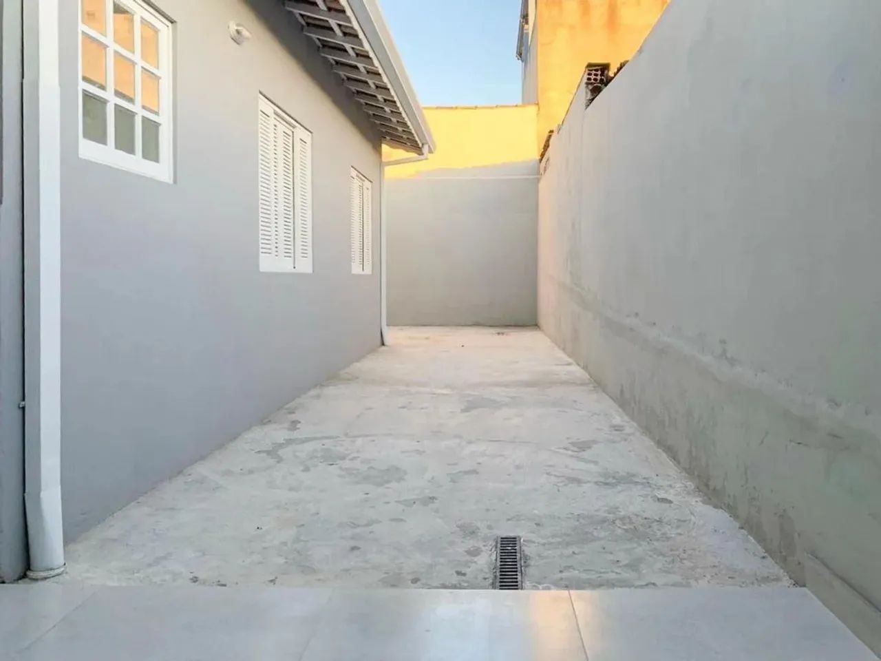 VENDE-SE LINDA CASA NO JÓQUEI 