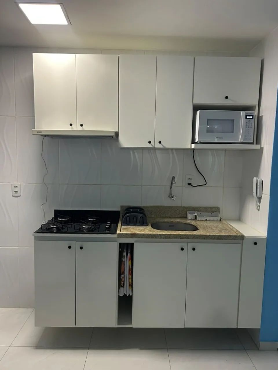 TRÊS KITNETS MOBILIADOS NA FAROLANDIA - Foto 5