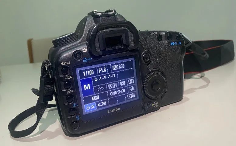 Câmera Canon 5D Mark II + lente 50mm + Acessórios - Foto 2