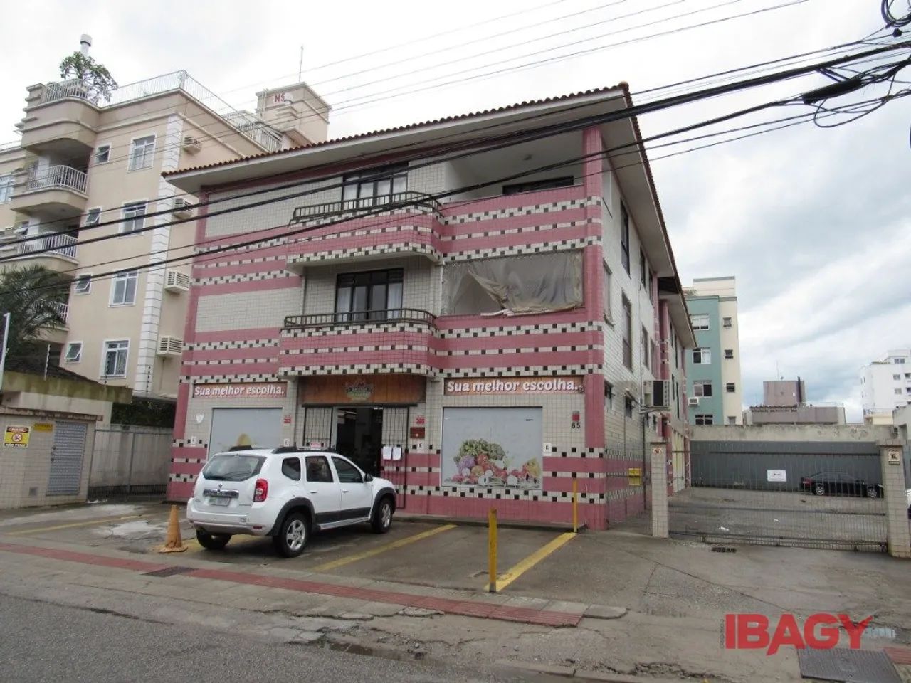 Excelente Apartamento 3 dormitório(s) em Balneário - Florianópolis