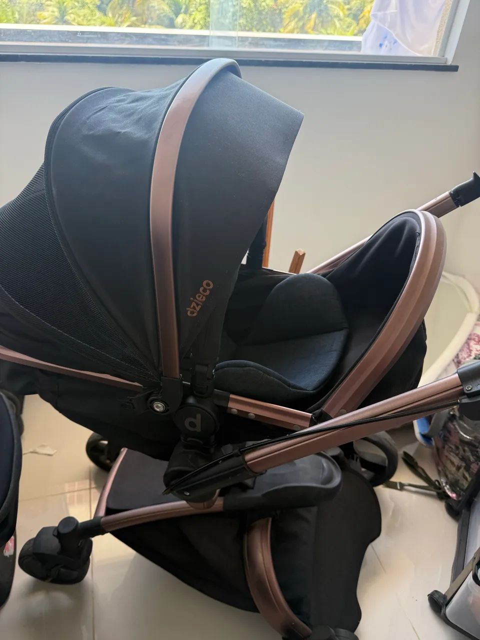 Carrinho de bebê Dzieco Vulkan