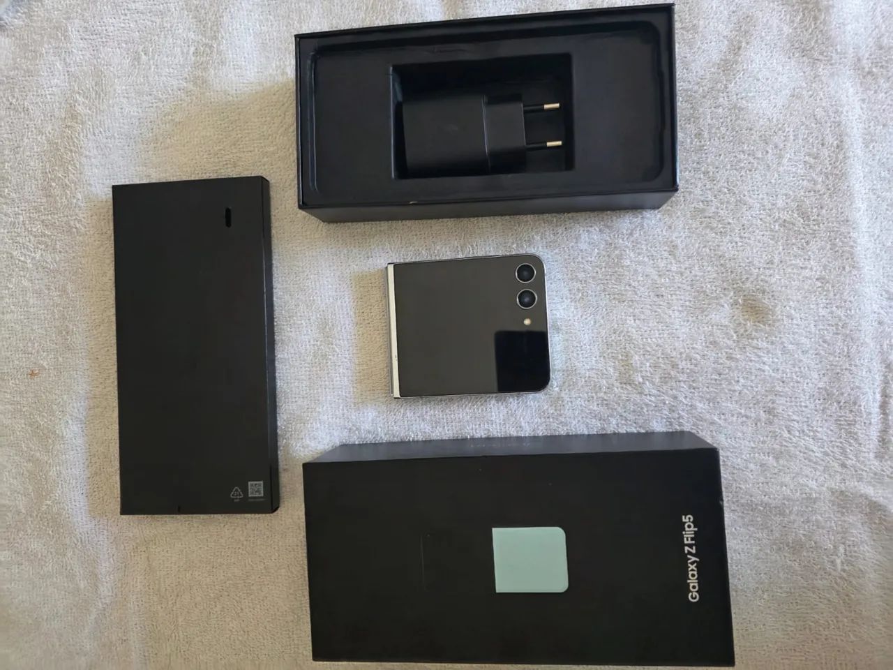 Samsung Galaxy Z Flip5 256G - Celulares e Smartphones - Farias