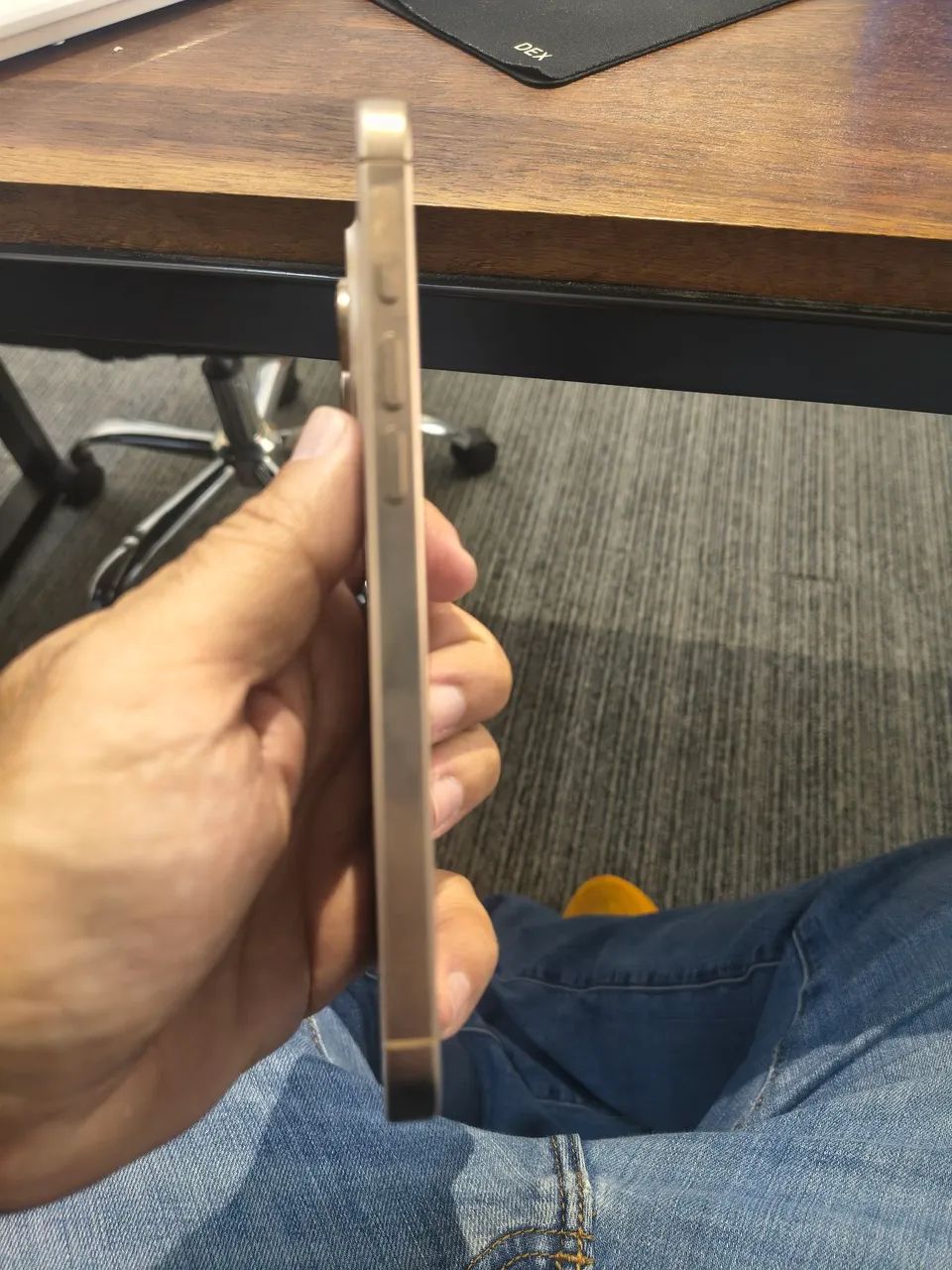 iPhone 16 pro Max 256gb cor desert - Foto 3